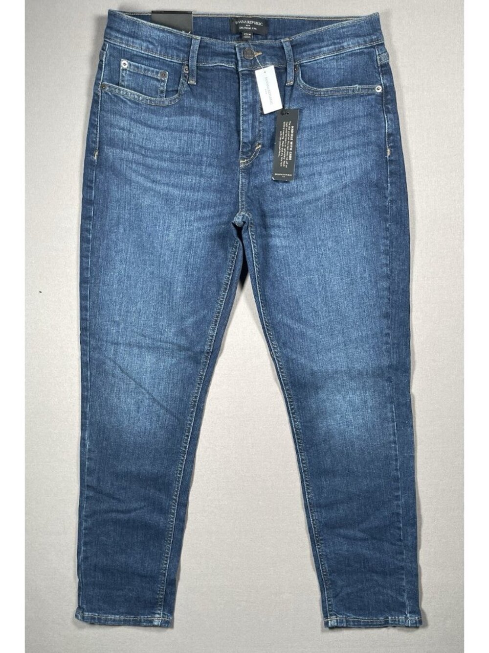 NWT Banana Republic Girlfriend Low Rise Tapered Leg Blue Jean - Women Size 29/8